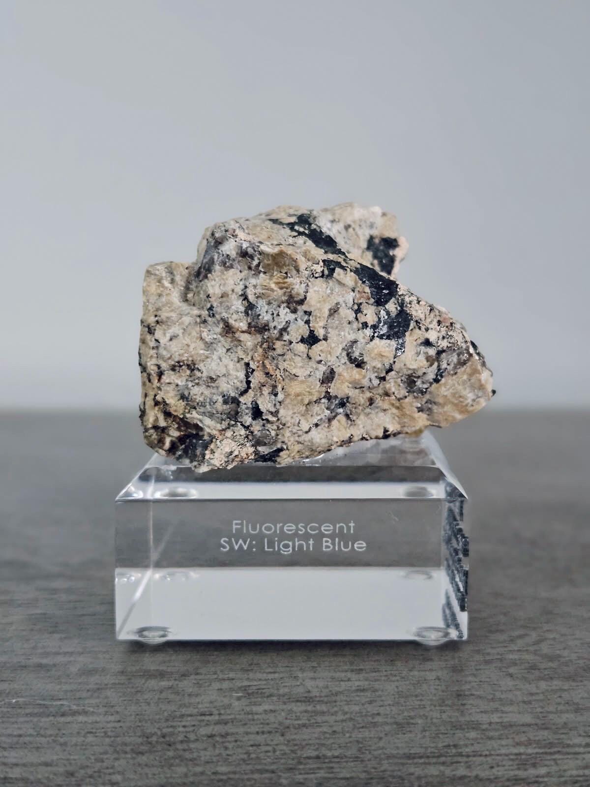 Zektzerite (Fluorescent UV SW) | Rare Mineral Display
